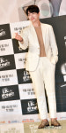 너도 인간이니 이준혁 하트 보냅니다[포토]