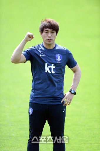 [월드컵] '투혼의 대명사'...'마스크맨' 김태영, 여전히 뜨거운 축구 인생