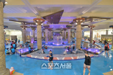 아일랜드 캐슬, 개장 한 달 만에 여름 핫 플레이스로 등극