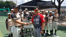 이만수 전 SK 감독, 야로중학교에 피칭머신 후원