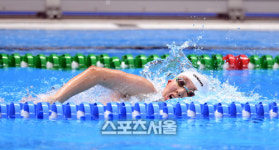 [포토] 물살 가르는 김진하