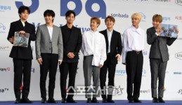 [포토]소리바다 뮤직어워즈, 블루카펫 꽉 채우는 유엔비