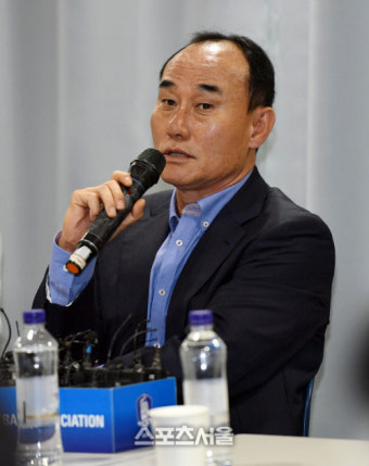 [포토]김학범 감독, 한국 축구에 대해