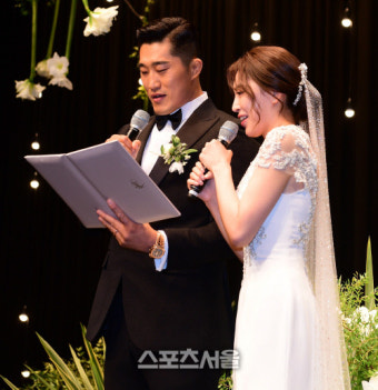 [단독]'스턴건' 김동현 결혼식 밀착취재, '신부는 완벽해, 나만 잘하면 돼!'