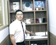 차별화된 금형 편집 기술로 하이테크 수준의 UV 토털 솔루션 제공