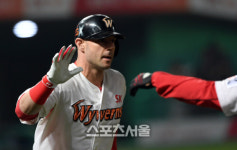 KS3차전...로맥, 시작부터 스리런 [포토]