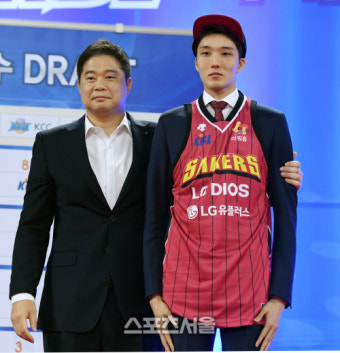 [포토] 고려대 김준형, 1라운드 4순위로 LG행
