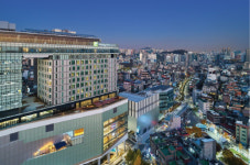 호텔에서 쉬고, 비행기타고, 면세품 쇼핑까지 제주항공 홀리데이 인 익스프레스.