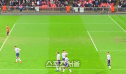 [현장리뷰]손흥민, 유럽 통산 100호골 달성…토트넘 3-1 승리