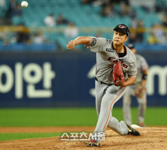 한화 윤규진 어깨 통증으로 조기 귀국 결정