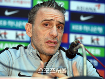 [포토] 벤투 감독 '축구팬들 불러 들이는 축구를 했다'