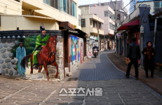 매콤 화끈 매력이 펑펑, 빨간 나라 대구 봄여행