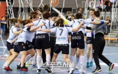 [포토] 부산시설공단 우승이다