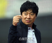 볼터치부터 인생 얘기까지 김병수 감독이 밝힌 지도법의 비밀[인터뷰]