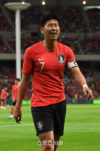[포토]힘든 표정의 손흥민