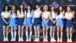 [포토] 프로미스나인 미모에 눈이 부셔