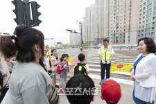고남석 연수구청장, 미송초등학교 등교길 현장 방문...소통 행보 이어가