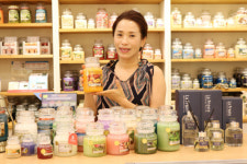 부드러운 감성으로 국내 향초 시장을 선점하다 - 임미숙 (주)아로마무역 대표 인터뷰