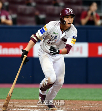 이정후, MLB 경기서 눈부신 3루타 활약…그러나 자이언츠, 다저스에 패배