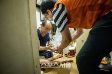 한화토탈, 무더위 속 이웃사랑 담은 삼계탕 배달해요~
