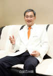 [인터뷰] 이수찬 힘찬병원 대표원장 줄기세포로 관절염 치료? 수술 대신할 순 없다