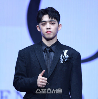 [포토] 세븐틴 에스쿱스, 섹시함 척!