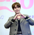 [포토] 규현, 노래에 반하다 사랑스런 MC