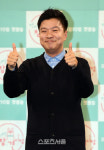 미투 김생민, 팟캐스트로 활동 재개?…소속사 측 방송 복귀 아니야