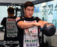 1차 방어에 나서는 로드FC 밴텀급 챔프 김민우, 장익환의 타격은 짤짤이, 1라운드에서 끝내겠다!
