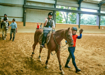 힐링승마 자원봉사로 특별한 사회공헌활동 펼친 서울마주들~