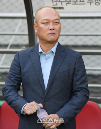 [포토] 김태완 감독 '긴장되네'
