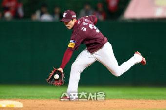 [포토]키움 김혜성, 일단 잡았어!