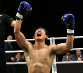 최강현, 대역전극으로 MAX FC 컨텐더리그에서 장범석에 승리!