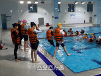 생존수영, 이제 학교수영장에서 배워요~!