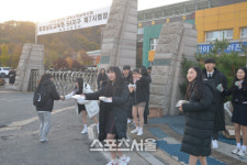 앞으로 꽃길만 걷기를... 화이팅! 화이팅!