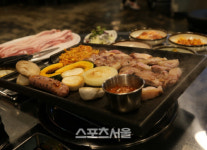 [스포츠서울 소비자만족대상: 대돈]제주에 가면 꼭 맛봐야 하는 청정 흑돼지의 향연