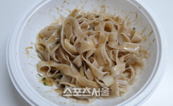 [권오철의 편삼세] CU 편스토랑 마장면 먹어보니