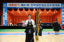 천직 넘어 전설을 향한다…검도계 우즈 이강호를 말하다