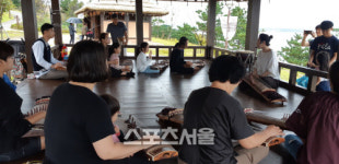 연오랑세오녀테마공원 내 신라마을, 체험놀이로 인기