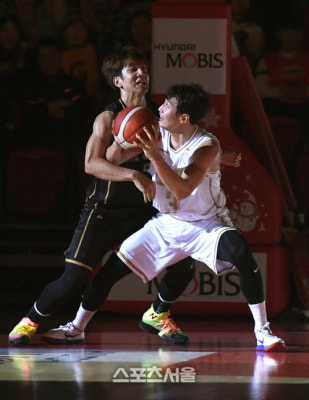 '허웅 끌고, 허훈 밀고' 허재 DNA KBL 아이콘 우뚝! | 포토뉴스