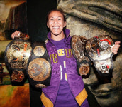 스트라이크포스-인빅타-UFC-벨라토르 챔피언 크리스 사이보그, 여자선수 최초로 4개 MMA단체 챔프벨트 획득!