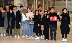 [포토]밝게 웃으며 귀국하는 