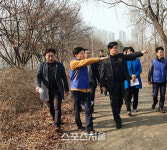 전해철 의원, 수인선 사리역 및 갈대습지 오색테마길 현장점검 나서