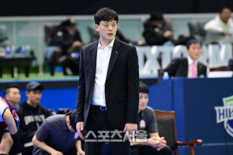 KGC인삼공사, 이영택 감독 '대행' 떼고 정식 사령탑으로 승격