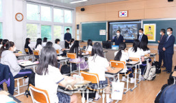 권오봉 여수시장, 여수여자중학교 찾아 방역상황 점검