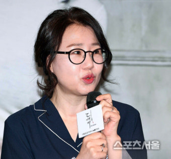 '더 킹' 김은숙 작가-윤하림 대표의 선한 영향력 전파!