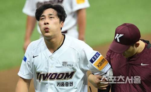 메이저리거 김하성, 허리 통증으로 연속 결장…팬들 놀라움