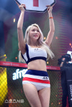 로드걸 3년이면 잽 정도는 날릴 수 있죠. ROAD FC 로드걸 임지우, 화려한 자태로  ARC 002 빛내