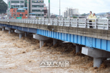 경기도, 집중호우로 9년만 재난대책본부 구성 만전
