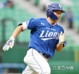 [포토] 삼성 김지찬, 시즌 1호...마수걸이 홈런포!